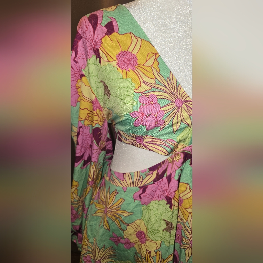 Floral Cutout V-Neck Mini Dress in Mint and Pastel - Picture 5 of 7